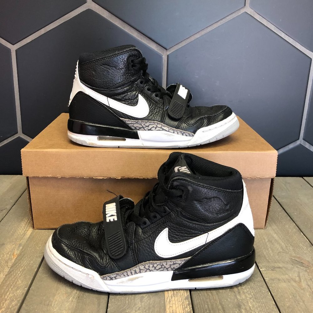 ~Used W/O Box! Kids Air Jordan Legacy 312 Black White Sneakers Size 5Y